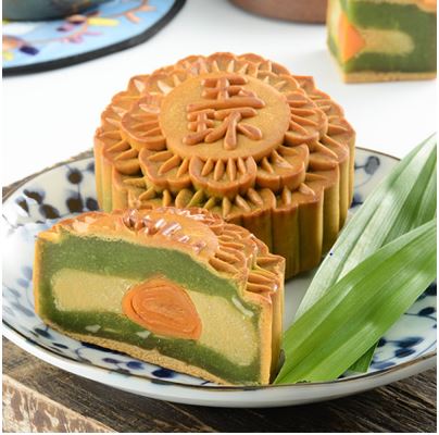 Oversea Golden Starlight With Single Yolk Mooncake 海外天翡翠玉